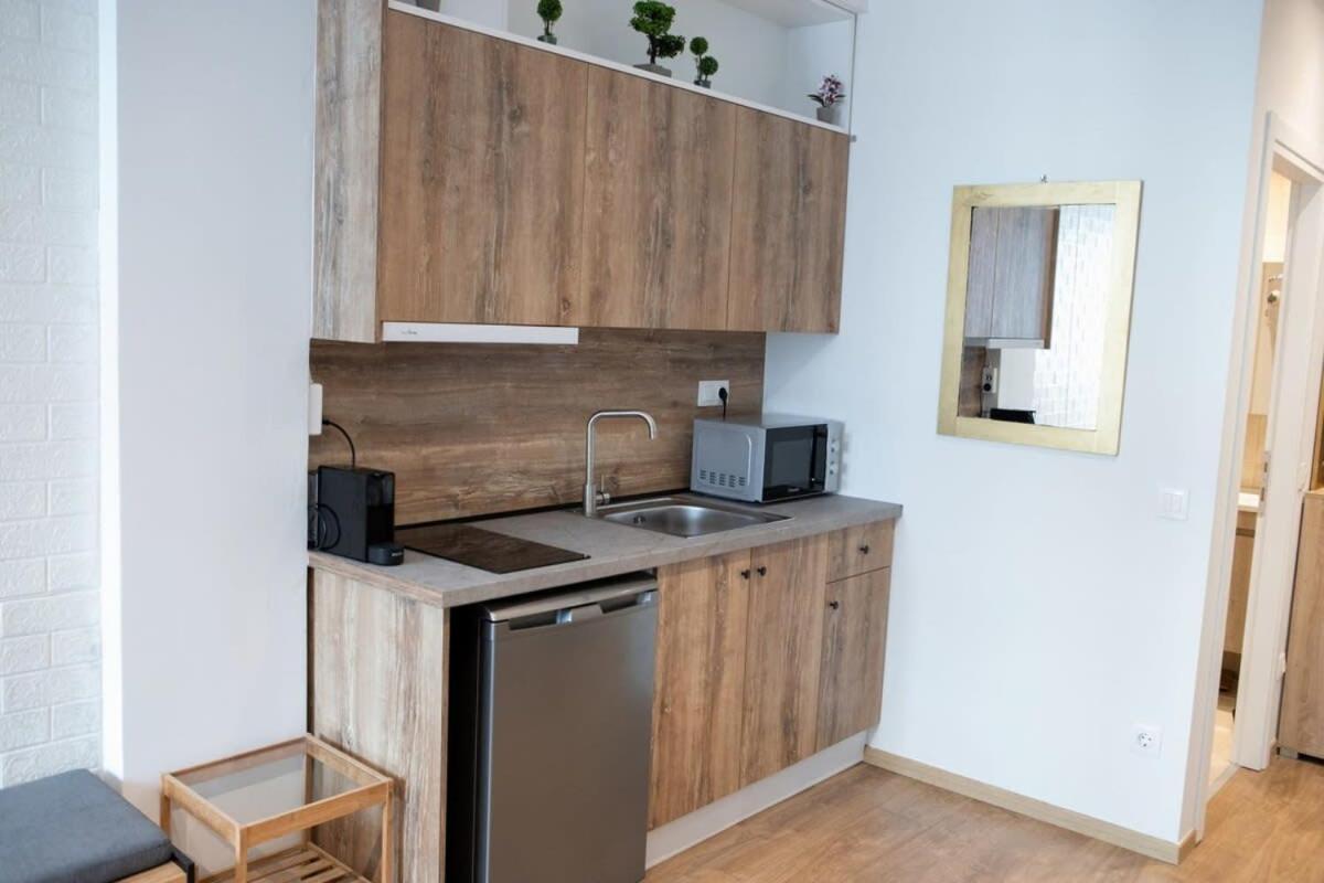 Cozy Modern Studio In Thessaloniki Apartment Bagian luar foto