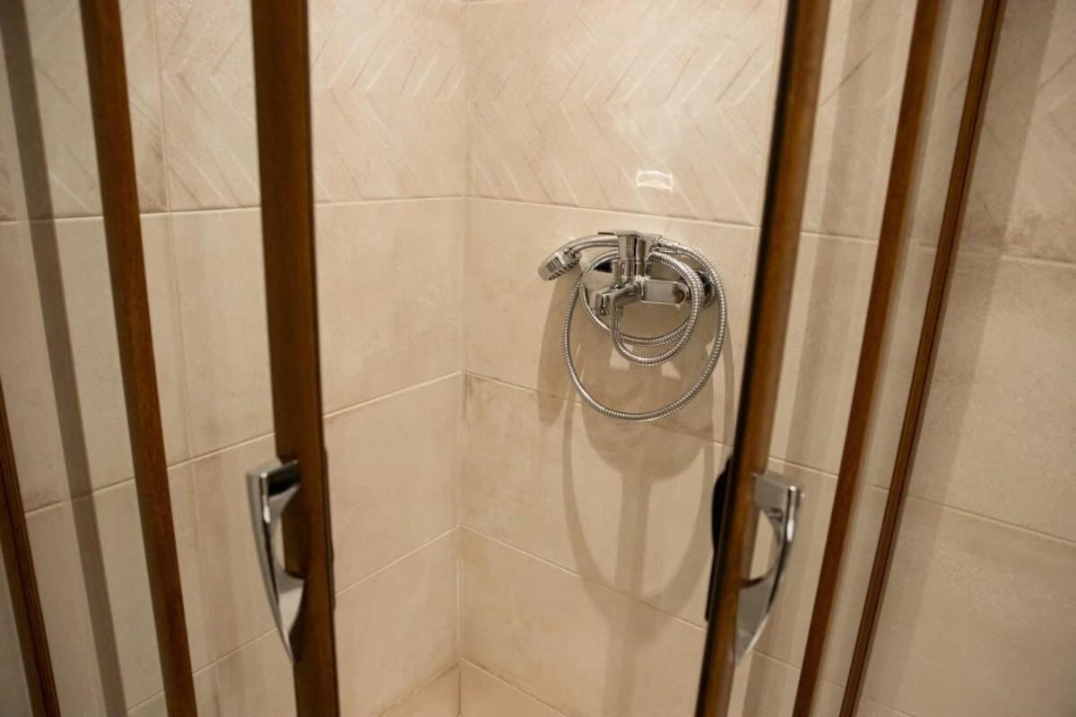 Cozy Modern Studio In Thessaloniki Apartment Bagian luar foto