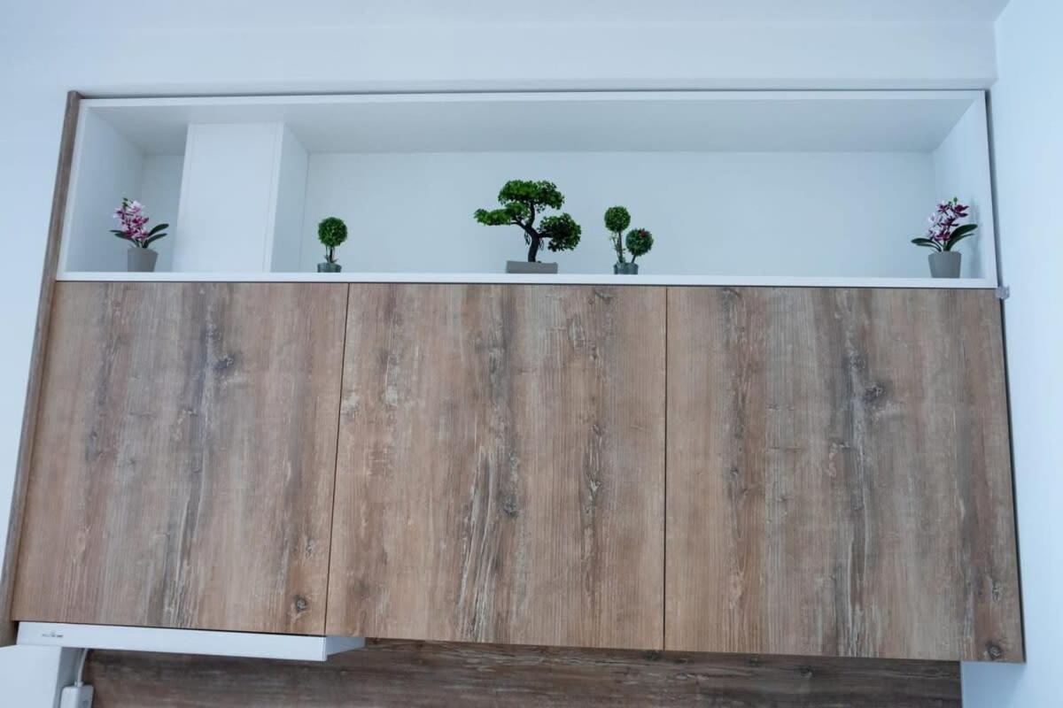 Cozy Modern Studio In Thessaloniki Apartment Bagian luar foto