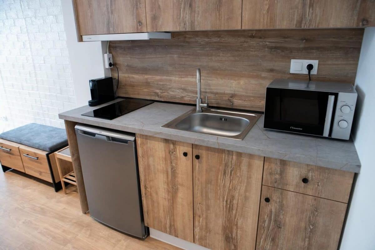 Cozy Modern Studio In Thessaloniki Apartment Bagian luar foto